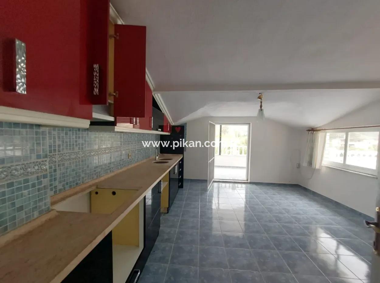 Muğla Ortaca Kemaliye De Geniş Ve Ferah  2+1 Çatı Katı  Daire Eşyasız Kiralık