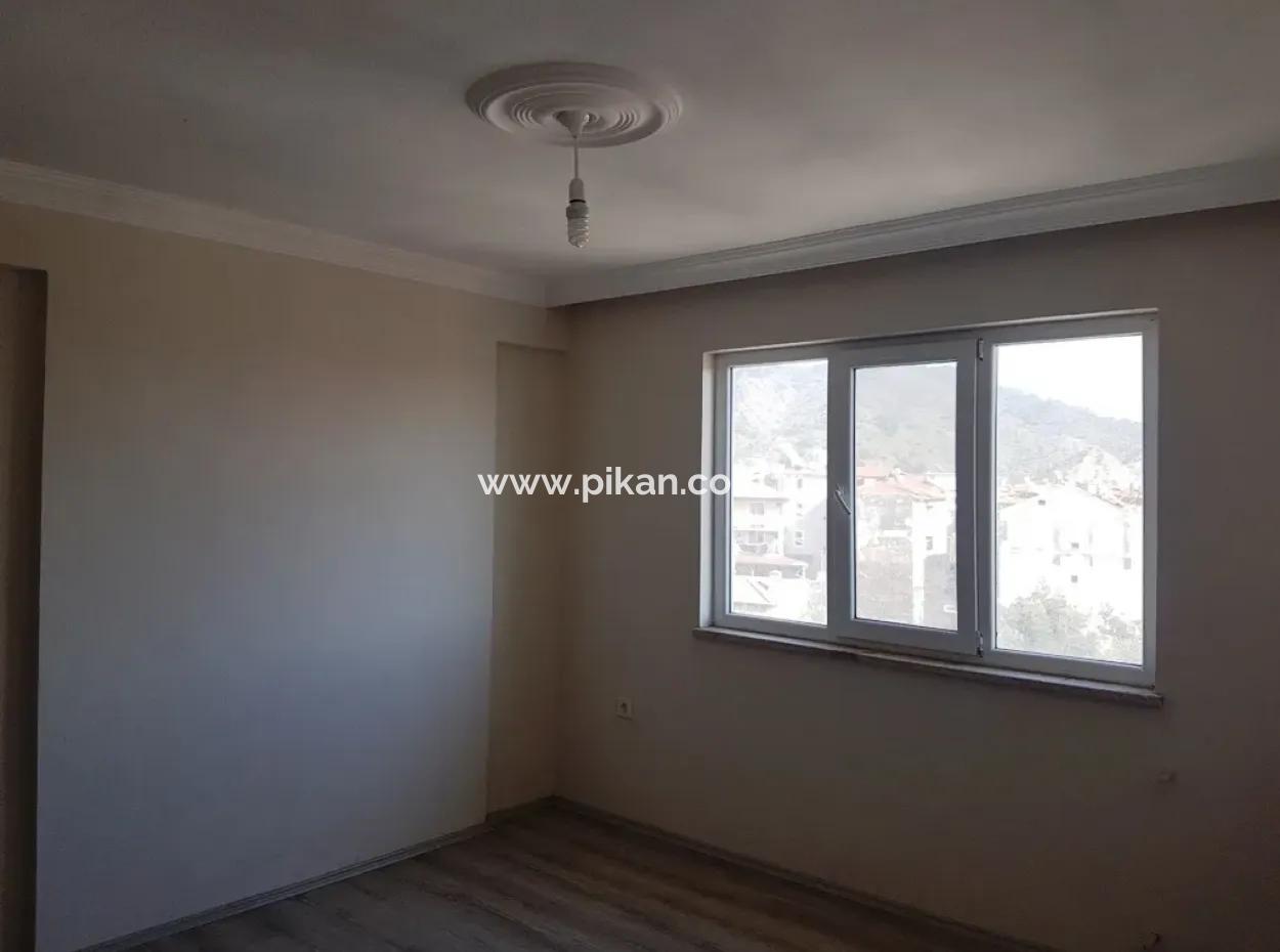 Ortaca Da Satılık Temiz Ve Kullanışlı Daire