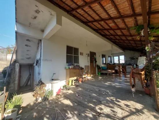 Ortaca Eskiköy’de 5.850 M² Göl Manzaralı Arazi Ve Köy Evi Satılık