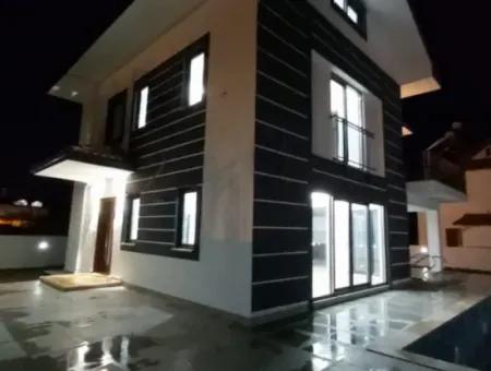 Muğla Dalyanda 520 M2 Arsada 230 M2 5+1 Ultra Lüks Villa Satılık