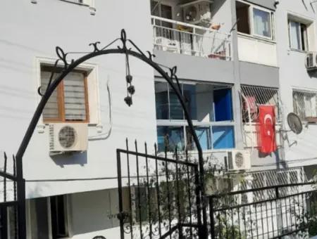 İzmir Karabağlar Akevler De Hastane Yakını 3+1 Arakat Daire Satılık