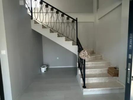 Ortaca Cumhuriyetde 4+1 Sıfır Lüks Tripleks  Villalar Satılık