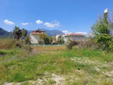 Dalyan Gülpınarda İşlek Caddede 500 M2 Arsa Yap İşlet Devret Şeklinde Verilecektir