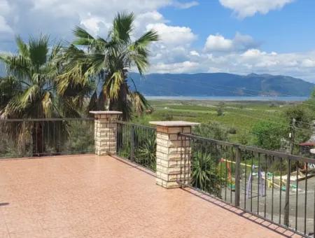 Muğla Dalyanda 400 M2 Müstakil Arsada Göl Ve Doga Manzaralı Mesken Satılık