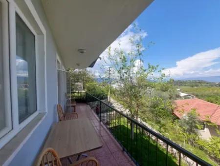 Mugla Dalyanda 400 M2 Müstakil Arsada Göl Ve Doga Manzaralı 2+1 Eşyalı Ev Kiralık