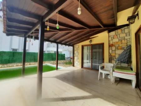 Muğla Dalyan Da 700 M2 Arsada Yüzme Havuzlu Eşyalı 3+1, 2 Dubleks Kiralık