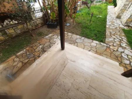 Muğla Dalyan Da 700 M2 Arsada Yüzme Havuzlu Eşyalı 3+1, 2 Dubleks Kiralık