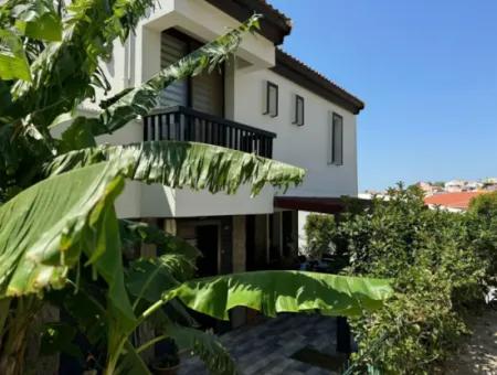 İzmir Güzelbahçe Kahramanderede 250 M2, 5+1 Dubleks Satılık Veya Kısmen Takas Olur