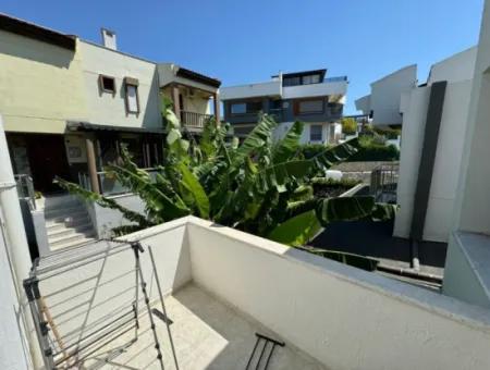 İzmir Güzelbahçe Kahramanderede 250 M2, 5+1 Dubleks Satılık Veya Kısmen Takas Olur