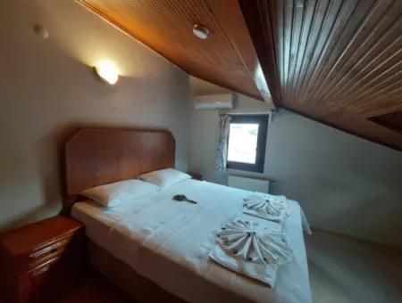 Muğla Dalyan'da 200 M2 5+1  Eşyalı  Lüks  Tripleks Villa Satılık.
