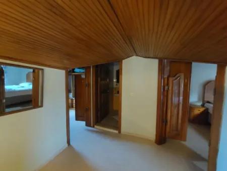 Muğla Dalyan'da 200 M2 5+1  Eşyalı  Lüks  Tripleks Villa Satılık.