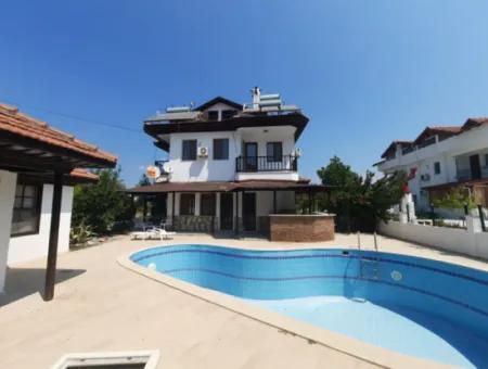 Muğla Ortaca Dalyan’da Yüzme Havuzlu 3+1, Ve  1+1 Eşyasız Villa Kiralık