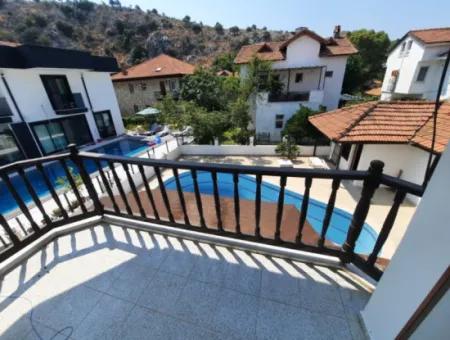 Muğla Ortaca Dalyan’da Yüzme Havuzlu 3+1, Ve  1+1 Eşyasız Villa Kiralık