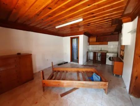 Muğla Ortaca Dalyan’da Yüzme Havuzlu 3+1, Ve  1+1 Eşyasız Villa Kiralık