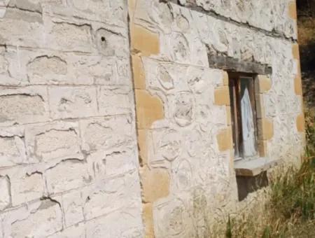 Denizli Çameli Gökçeyaka’da 750 M² Arazide 2 Katlı Taş Ev Satılık