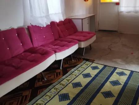 Muğla Ortaca Sarıgerme Merkezde  485 M² İmarlı Satılık Arsa – Köy Evi + Depolu