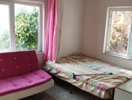 Muğla Ortaca Sarıgerme Merkezde  485 M² İmarlı Satılık Arsa – Köy Evi + Depolu
