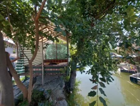 Muğla Dalyan’da Kanal  Sıfır,  Bahçeli, Full Eşyalı 1+1 Müstakil Ev Kiralık