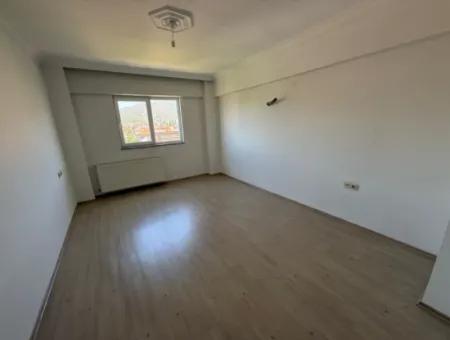 Ortaca Merkezde 3+1 180M2 Lüks Kaloriferli Daire Kiralık.