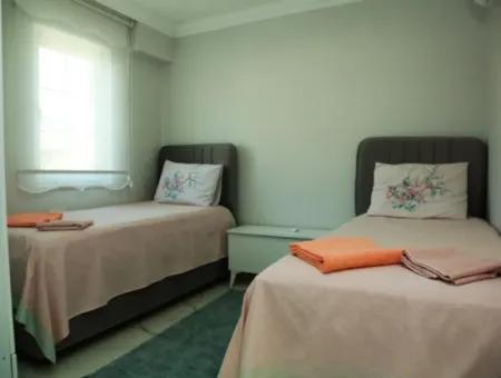 Mugla Ortaca Dalyan Da 565 M² Arsa Yüzme Havuzlu4+1  Eşyalı Kiralık Villa