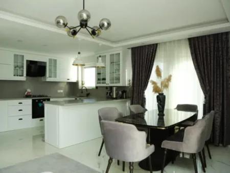 Mugla Ortaca Dalyan Da 565 M² Arsa Yüzme Havuzlu4+1  Eşyalı Kiralık Villa