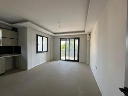 Dalamanda 2+1 Sıfır Yüzme Havuzlu Daire Satılık