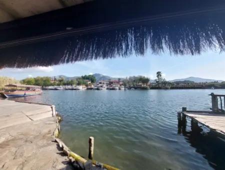 Köyceğiz Çandır Dalyan Kanalına Sıfır 865 M2 Ev Ve Restaurant  Satılık