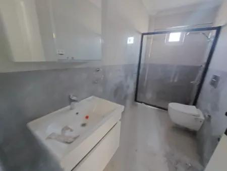 Muğla Ortaca Merkezde Yüzme Havuzlu Sıfır 3 Katlı Binanın Orta Katında  Bulunan 2+1 Daire Satılık